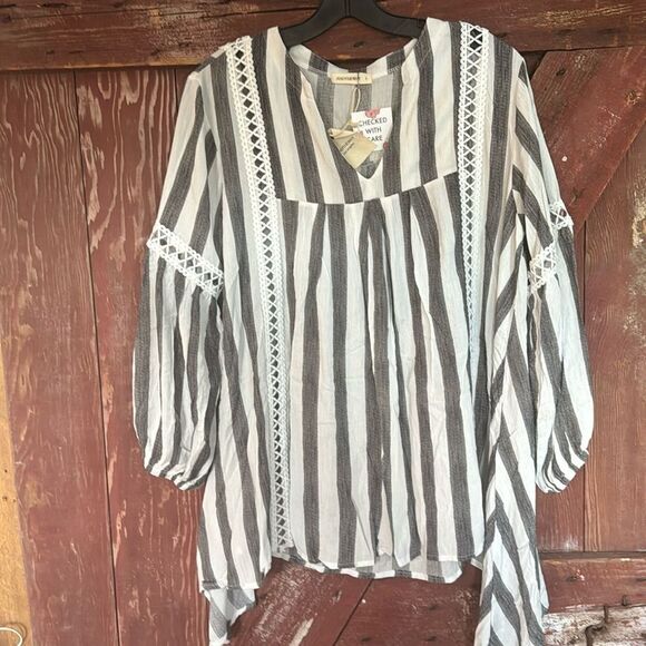 ANDTHEWHY black/white stripe open lace accent bishop sleeve flowy boho top. NWT. - Picture 4 of 13